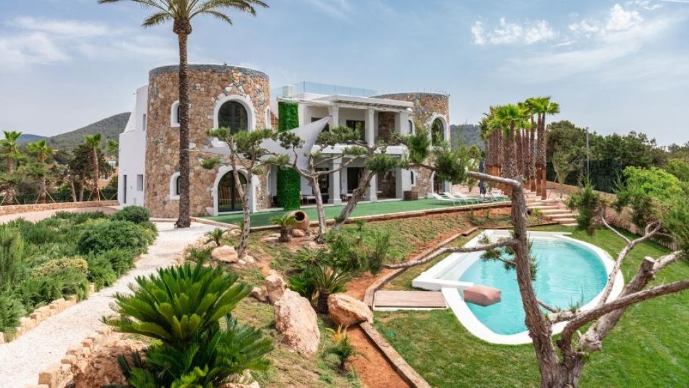Villa with 5 rooms in Cala jondal